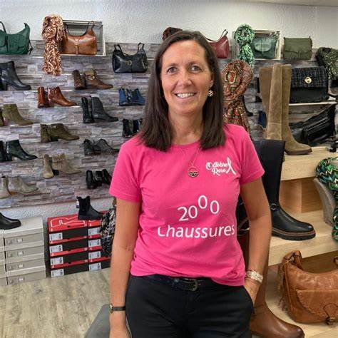 2000 Chaussures Réinvente son Image avec une Nouvelle Façade Moderne et Impactante