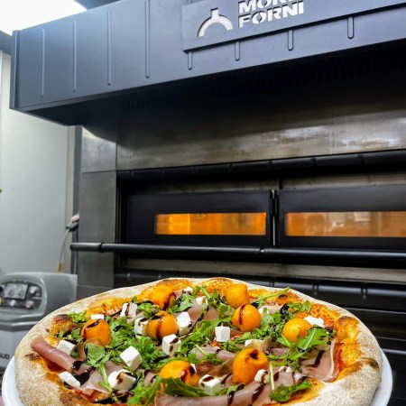 Elle est de retour chez Piz A Sim : la pizza melon, feta, jambon cru & soleil au rendez-vous à Saint-Rambert-d’Albon !