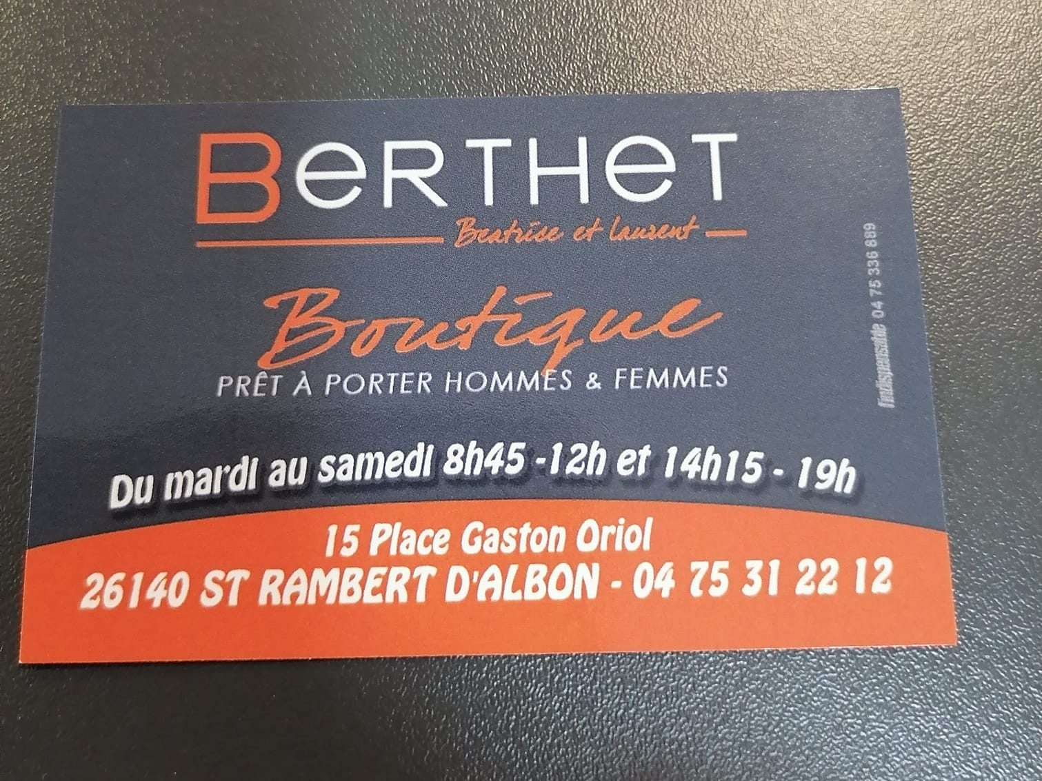 Découvrez la collection Ruckfield chez Berthet, boutique historique de Saint-Rambert-d’Albon : nouveautés, conseils personnalisés et authenticité rugby dans une enseigne familiale depuis 1971