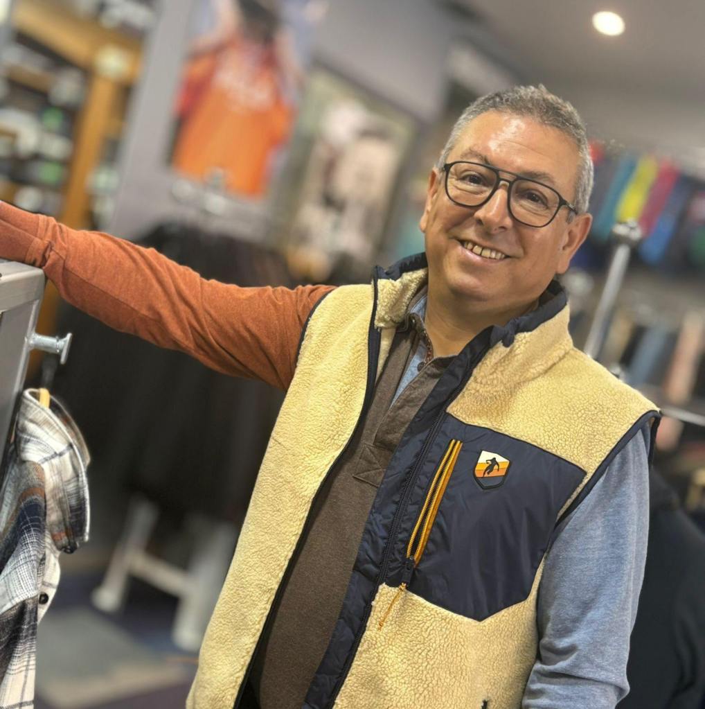 Découvrez la collection Ruckfield chez Berthet, boutique historique de Saint-Rambert-d’Albon : nouveautés, conseils personnalisés et authenticité rugby dans une enseigne familiale depuis 1971