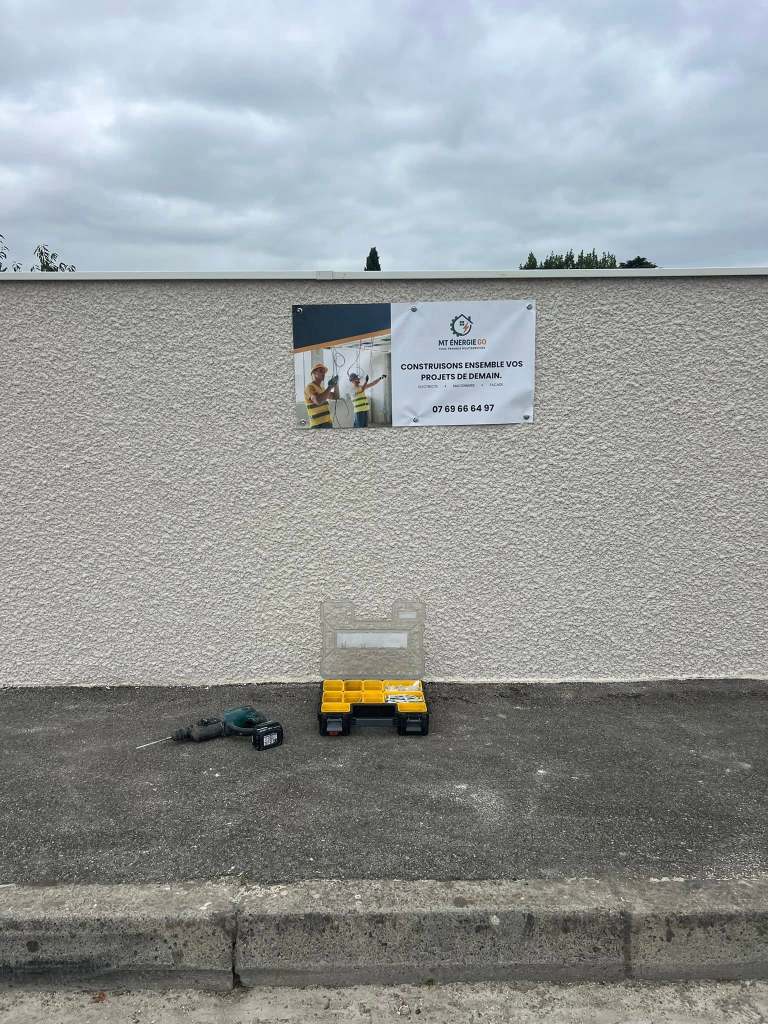 MT énergie GO à Saint-Rambert-d'Albon : expert en électricité, bornes de recharge IRVE, caméras de surveillance. Devis gratuit. Installation fiable. Contact : 07 69 66 64 97