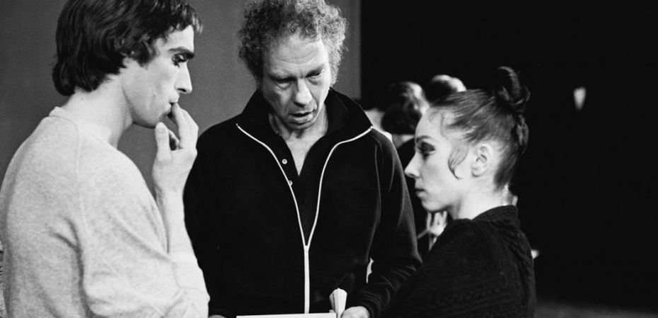 Découvrez l'histoire de Wilfride Piollet, danseuse étoile de l'Opéra de Paris née à Saint-Rambert-d'Albon en 1943. Petite-fille du fabricant de tracteurs Sabatier, elle a révolutionné le ballet avec sa méthode des Barres Flexibles. Biographie, liens familiaux, spectacles locaux, héritage patrimonial.