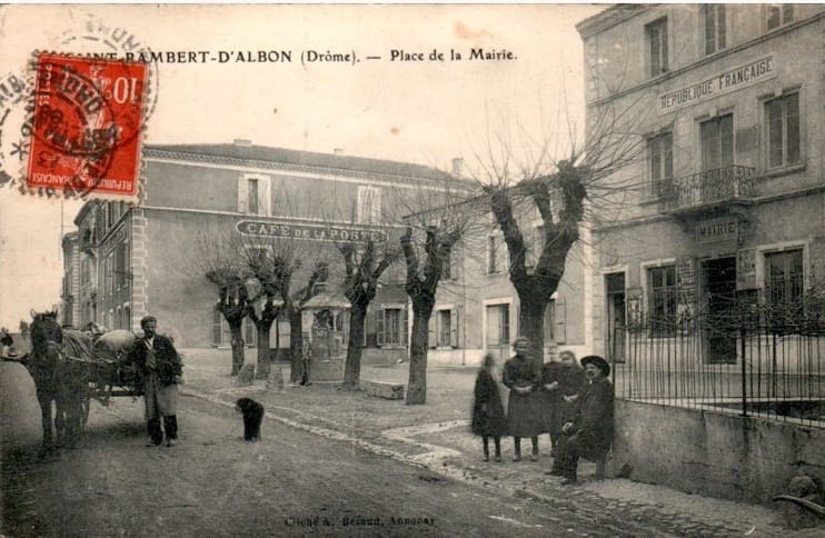 Découvrez la vie de Jean-Louis Moreau de Bonrepos, premier maire de Saint-Rambert-d'Albon (1840-1864). Ancien officier des Gardes du Corps du Roi, il a fondé les institutions de la commune, accueilli Napoléon III en 1860 et légué la Place de Bonrepos. Un fondateur à redécouvrir.