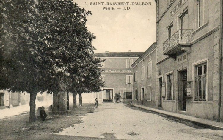 Découvrez la vie de Jean-Louis Moreau de Bonrepos, premier maire de Saint-Rambert-d'Albon (1840-1864). Ancien officier des Gardes du Corps du Roi, il a fondé les institutions de la commune, accueilli Napoléon III en 1860 et légué la Place de Bonrepos. Un fondateur à redécouvrir.