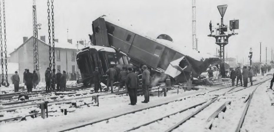 19 novembre 1952 : le mythique Train Bleu percute un train de messageries à Saint-Rambert-d'Albon lors d'une tempête de neige. Michelle Auriol et son fils Paul, passagers indemnes. Récit d'une nuit dramatique qui marqua l'histoire ferroviaire française.