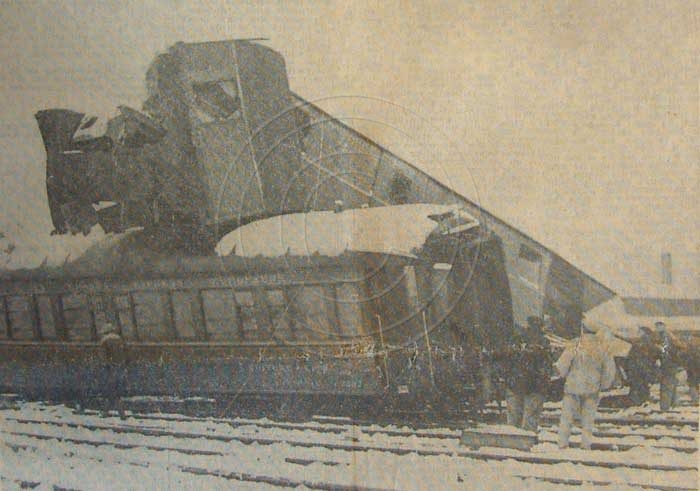 19 novembre 1952 : le mythique Train Bleu percute un train de messageries à Saint-Rambert-d'Albon lors d'une tempête de neige. Michelle Auriol et son fils Paul, passagers indemnes. Récit d'une nuit dramatique qui marqua l'histoire ferroviaire française.