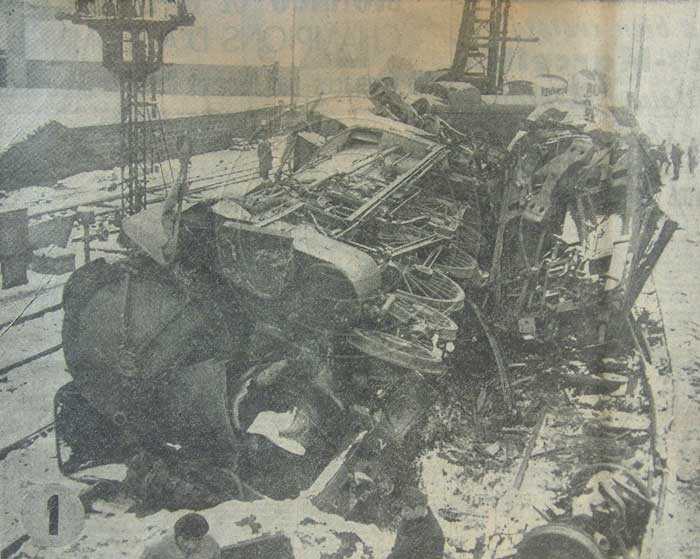 19 novembre 1952 : le mythique Train Bleu percute un train de messageries à Saint-Rambert-d'Albon lors d'une tempête de neige. Michelle Auriol et son fils Paul, passagers indemnes. Récit d'une nuit dramatique qui marqua l'histoire ferroviaire française.