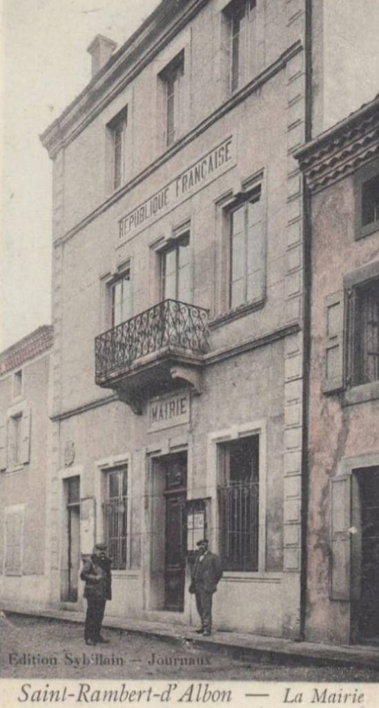 Découvrez la vie de Jean-Louis Moreau de Bonrepos, premier maire de Saint-Rambert-d'Albon (1840-1864). Ancien officier des Gardes du Corps du Roi, il a fondé les institutions de la commune, accueilli Napoléon III en 1860 et légué la Place de Bonrepos. Un fondateur à redécouvrir.