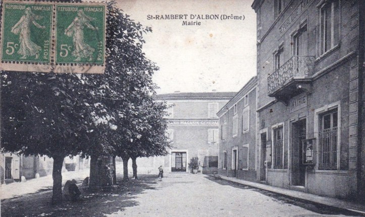 Découvrez l'histoire des maires de Saint-Rambert-d'Albon depuis 1839 : Moreau de Bonrepos, William Loubat, Fernand Berthon, Dr Steinberg et Gérard Oriol. Chronologie complète et patrimoine municipal.