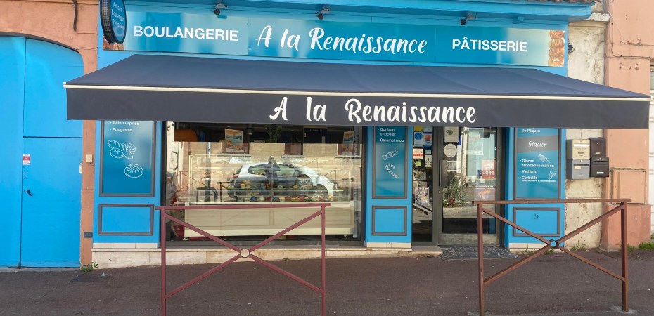 La Boulangerie-Pâtisserie artisanale À la Renaissance (13 Avenue du Docteur Lucien Steinberg, 26140 Saint-Rambert-d'Albon, tél. 04 75 68 16 08, boulangerie.renaissance@outlook.fr) recrute un(e) vendeur(se) en CDI à temps partiel (20h/semaine), poste à pourvoir immédiatement. Ouverte depuis le 28 décembre 2024, l'établissement est ouvert du lundi au dimanche de 6h à 19h, sauf le mercredi. Profil requis : 1 an d'expérience minimum, CAP/BEP Commerce indispensable. Rémunération selon expérience, primes et mutuelle incluses. Candidatures par téléphone, e-mail ou en se présentant directement en boutique.