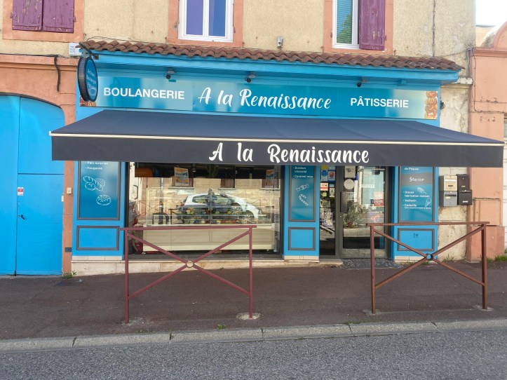 La Boulangerie-Pâtisserie artisanale À la Renaissance (13 Avenue du Docteur Lucien Steinberg, 26140 Saint-Rambert-d'Albon, tél. 04 75 68 16 08, boulangerie.renaissance@outlook.fr) recrute un(e) vendeur(se) en CDI à temps partiel (20h/semaine), poste à pourvoir immédiatement. Ouverte depuis le 28 décembre 2024, l'établissement est ouvert du lundi au dimanche de 6h à 19h, sauf le mercredi. Profil requis : 1 an d'expérience minimum, CAP/BEP Commerce indispensable. Rémunération selon expérience, primes et mutuelle incluses. Candidatures par téléphone, e-mail ou en se présentant directement en boutique.